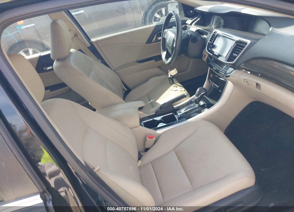 2017 HONDA ACCORD EX-L VIN: 1HGCR2F8XHA172071