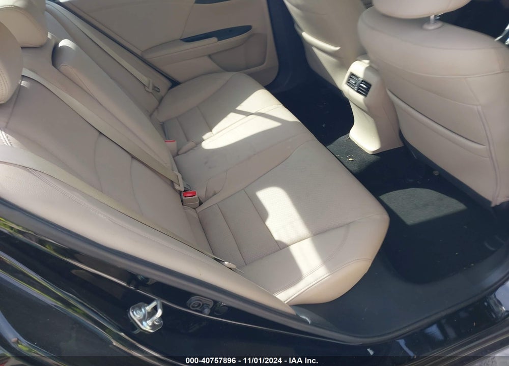 2017 HONDA ACCORD EX-L VIN: 1HGCR2F8XHA172071