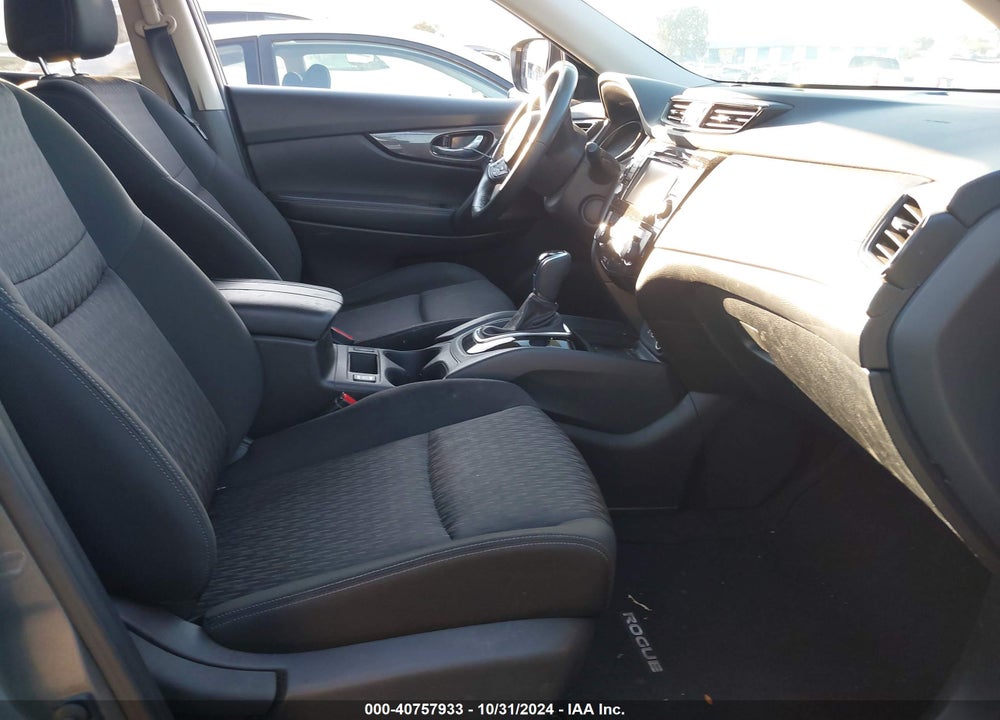 2019 NISSAN ROGUE SV VIN: JN8AT2MTXKW261331