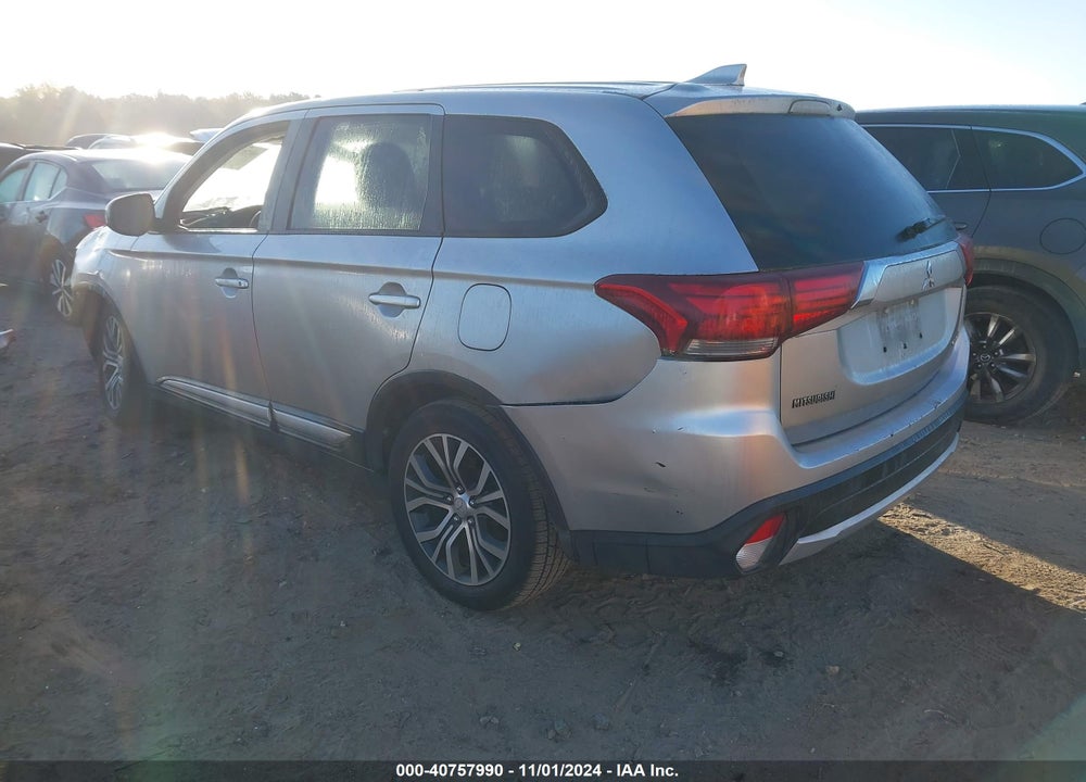 2018 MITSUBISHI OUTLANDER ES VIN: JA4AD2A31JZ054623