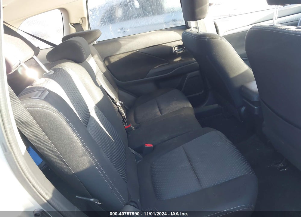 2018 MITSUBISHI OUTLANDER ES VIN: JA4AD2A31JZ054623