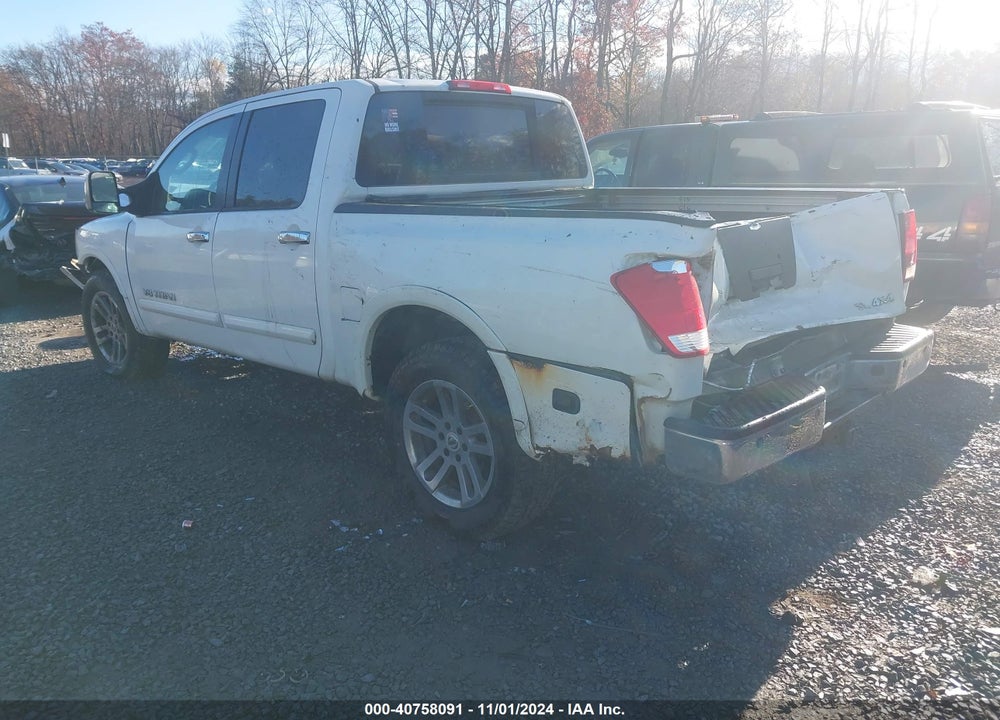 2011 NISSAN TITAN SL VIN: 1N6AA0EC7BN303817