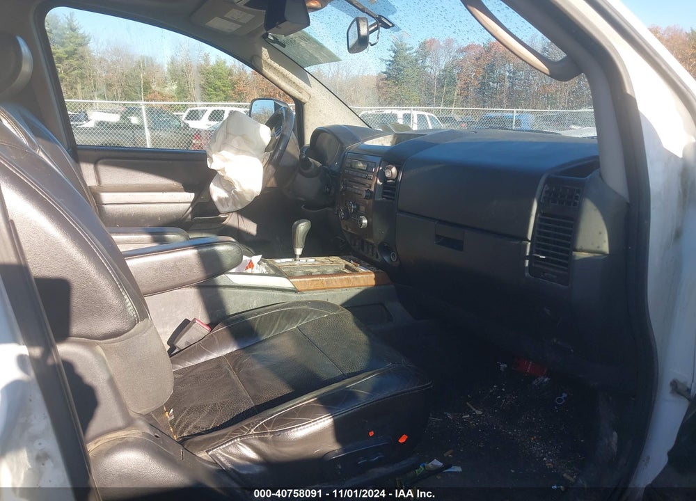 2011 NISSAN TITAN SL VIN: 1N6AA0EC7BN303817