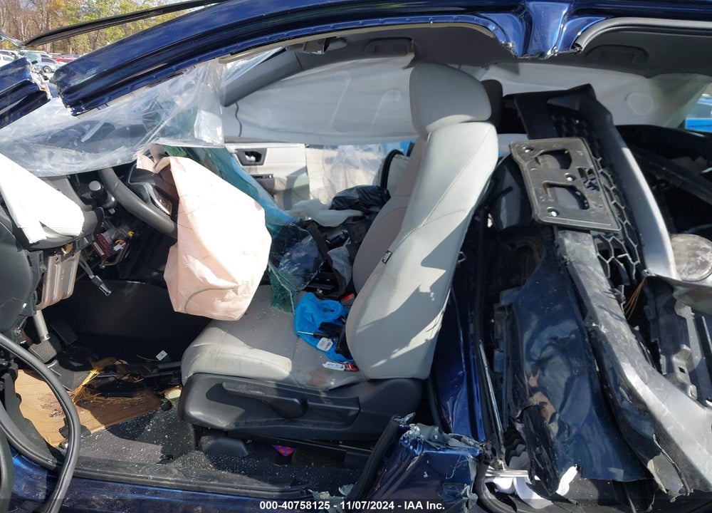 2019 HONDA CR-V LX VIN: 2HKRW6H37KH214142