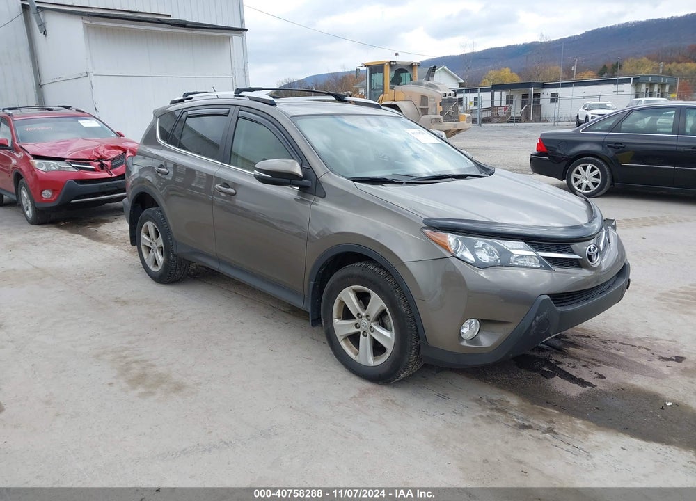 2014 TOYOTA RAV4 XLE VIN: JTMRFREV8ED088939