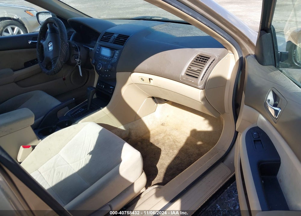 2004 HONDA ACCORD SDN LX VIN: 1HGCM56404A161801