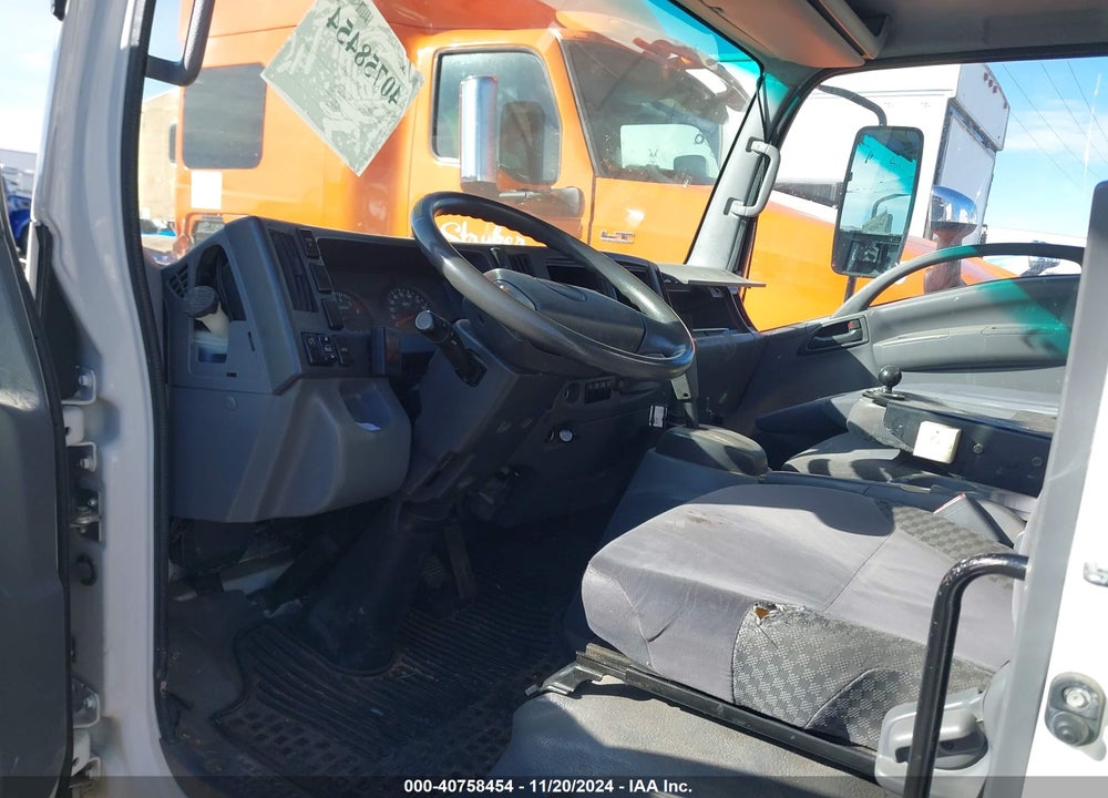 2014 ISUZU NPR GAS REG VIN: 54DC4W1B0ES804438
