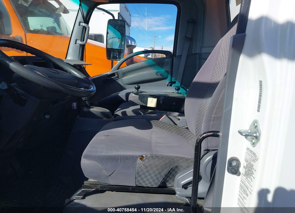 2014 ISUZU NPR GAS REG VIN: 54DC4W1B0ES804438