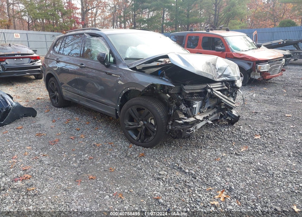 2024 VOLKSWAGEN TIGUAN 2.0T SE R-LINE BLACK VIN: 3VV8B7AX3RM112370