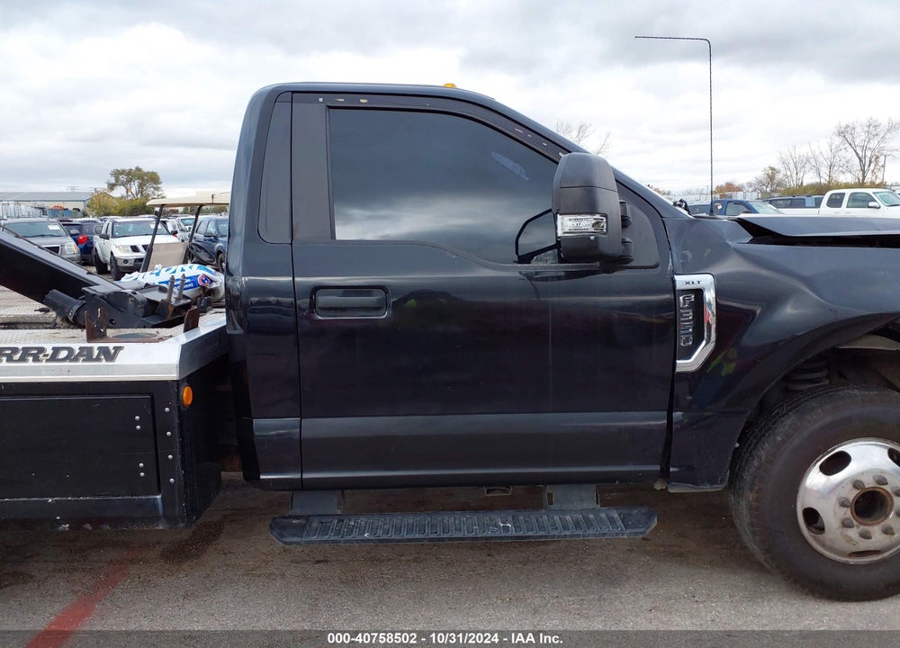 2019 FORD F-350 CHASSIS XLT VIN: 1FDRF3G6XKEC52633