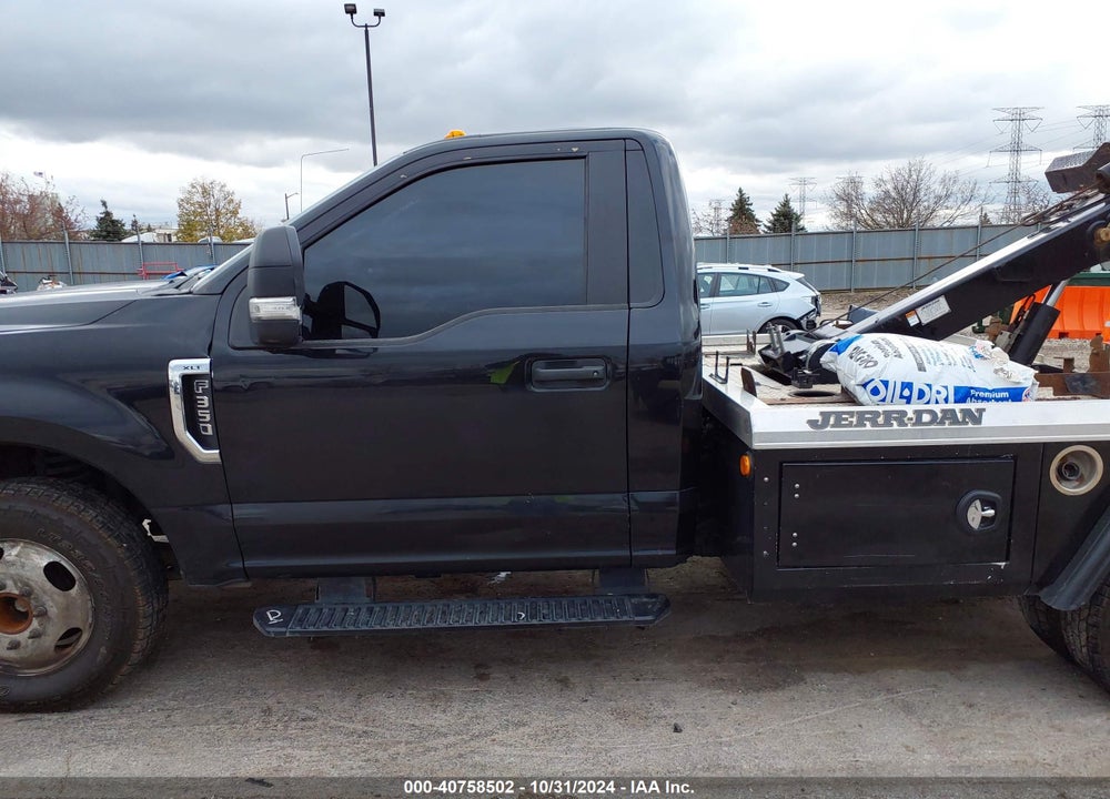2019 FORD F-350 CHASSIS XLT VIN: 1FDRF3G6XKEC52633