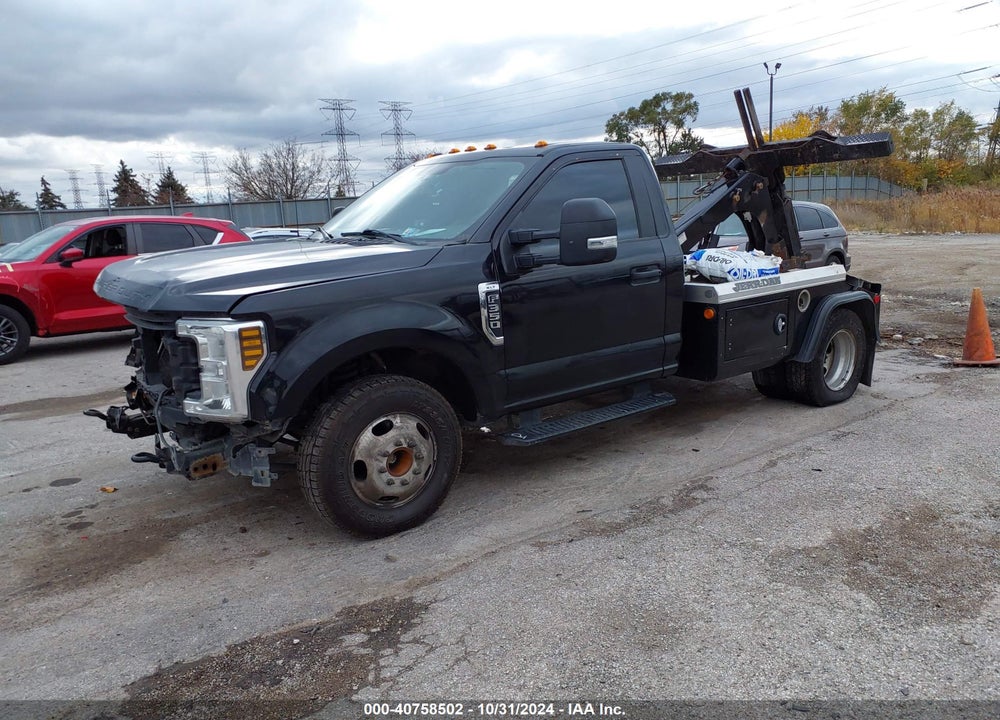 2019 FORD F-350 CHASSIS XLT VIN: 1FDRF3G6XKEC52633