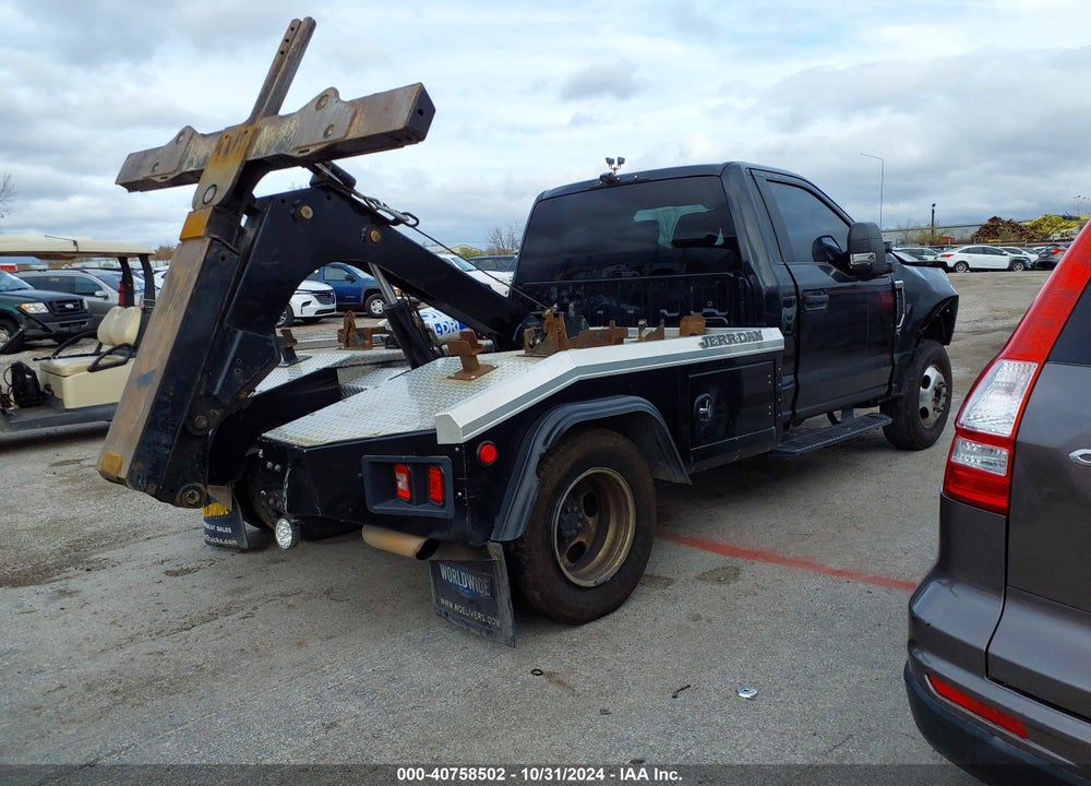 2019 FORD F-350 CHASSIS XLT VIN: 1FDRF3G6XKEC52633