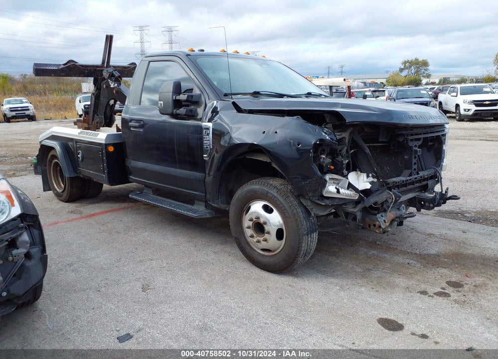 2019 FORD F-350 CHASSIS XLT VIN: 1FDRF3G6XKEC52633