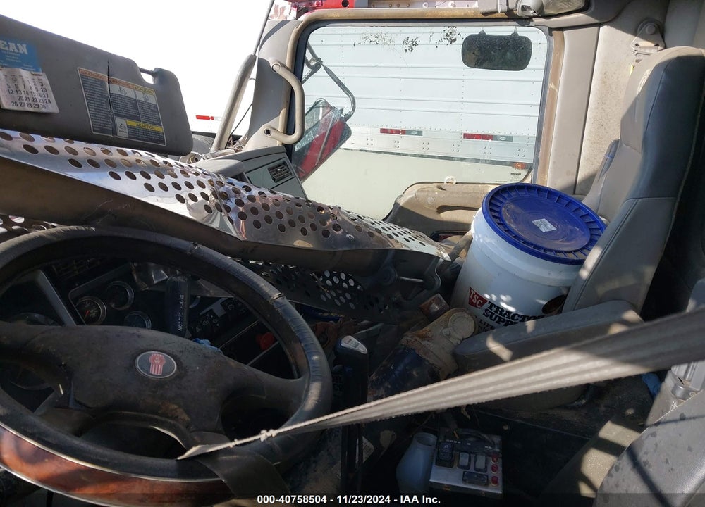 2014 KENWORTH T800 T800 VIN: 1NKDXPTX3EJ391675