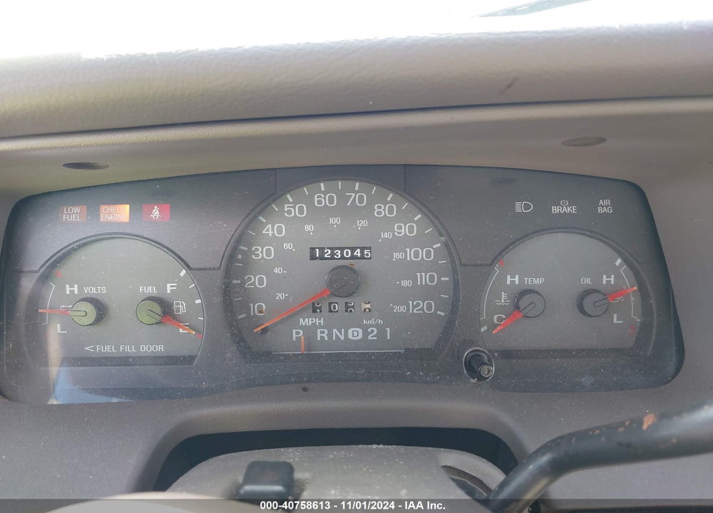 1999 MERCURY GRAND MARQUIS GS VIN: 2MEFM74W5XX695530