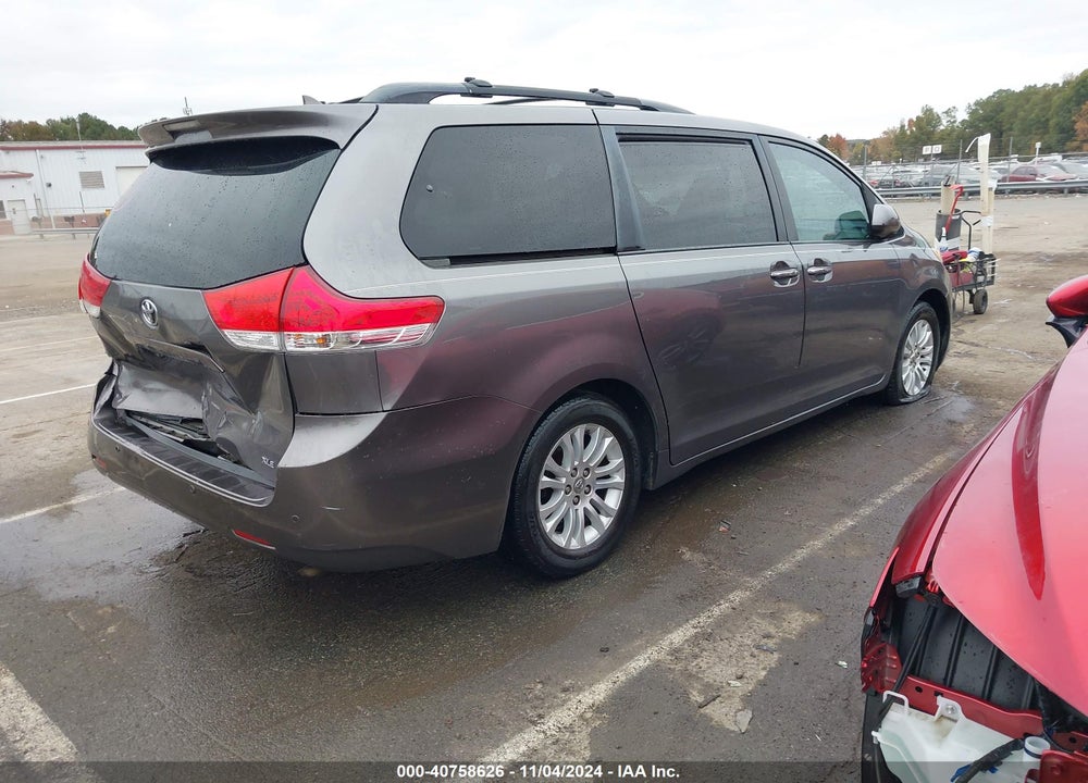 2011 TOYOTA SIENNA XLE LIMITED VIN: 5TDYK3DC3BS112908