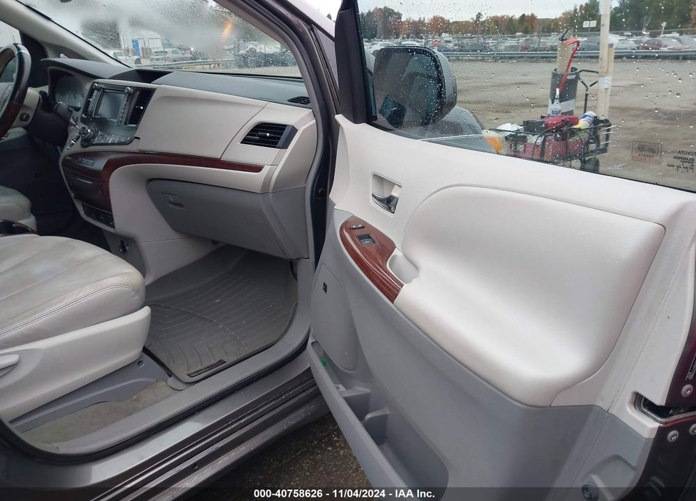 2011 TOYOTA SIENNA XLE LIMITED VIN: 5TDYK3DC3BS112908