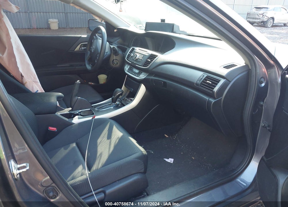 2015 HONDA ACCORD VIN: 1HGCR2F38FA136073