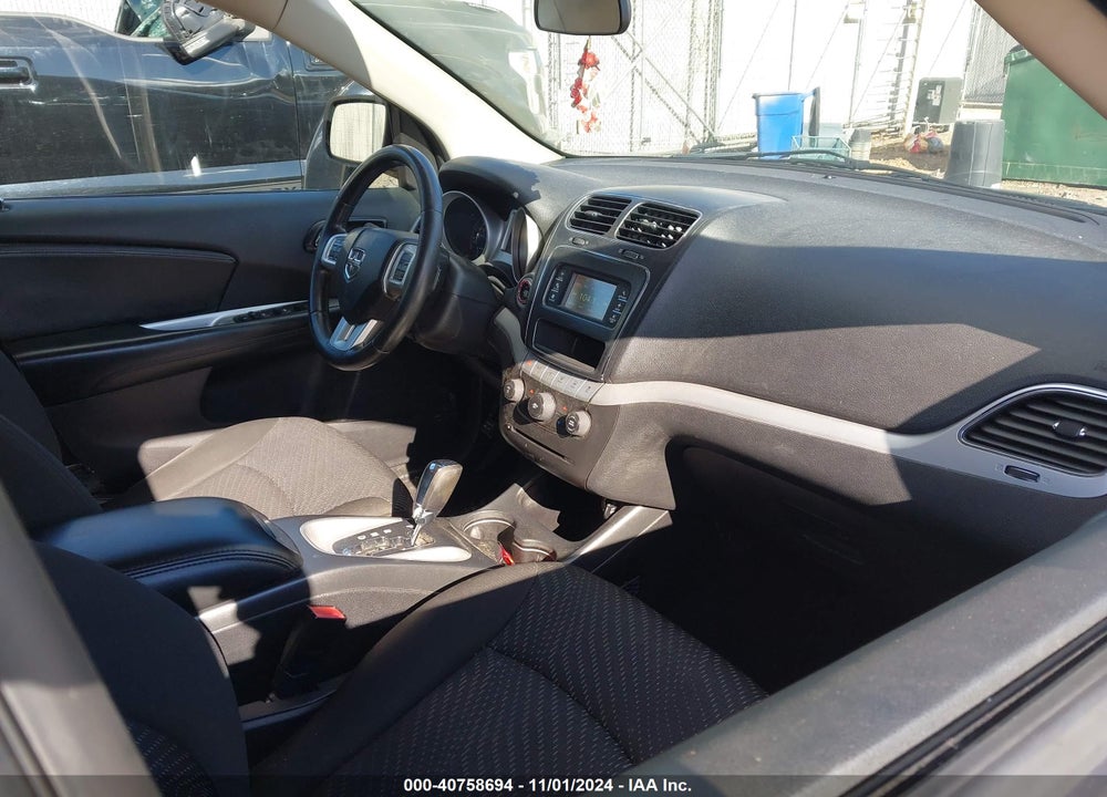 2018 DODGE JOURNEY SE VIN: 3C4PDCABXJT195792