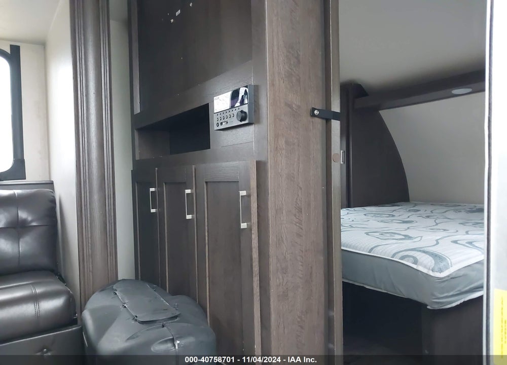 2018 FOREST RIVER SALEM CRUISE LITE VIN: 4X4TSMD28J7416682