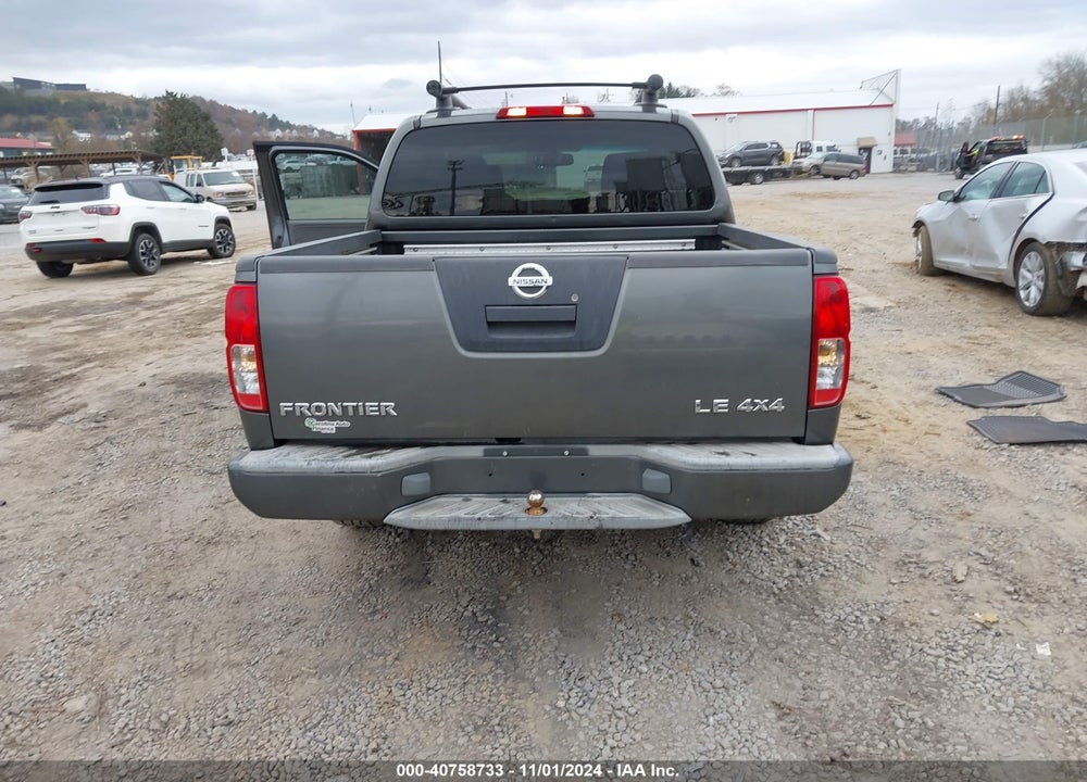 2006 NISSAN FRONTIER LE VIN: 1N6AD07W56C460892