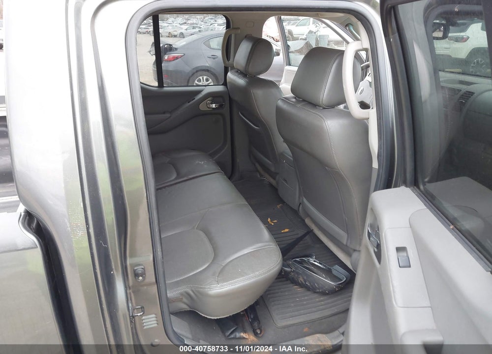 2006 NISSAN FRONTIER LE VIN: 1N6AD07W56C460892