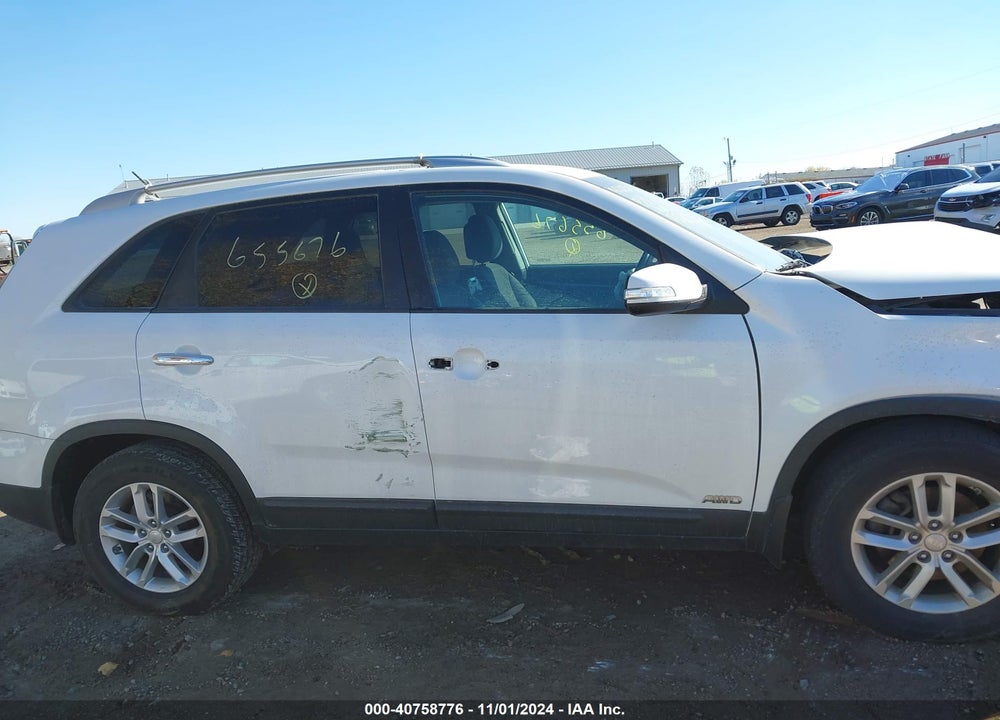 2015 KIA SORENTO LX VIN: 5XYKTDA62FG655676