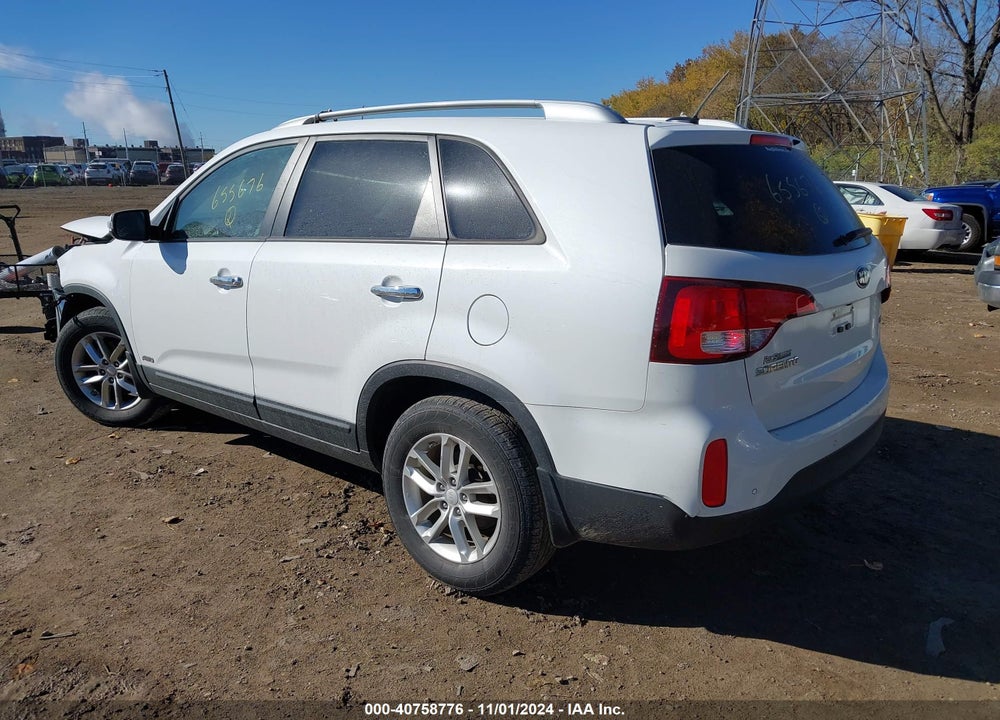 2015 KIA SORENTO LX VIN: 5XYKTDA62FG655676