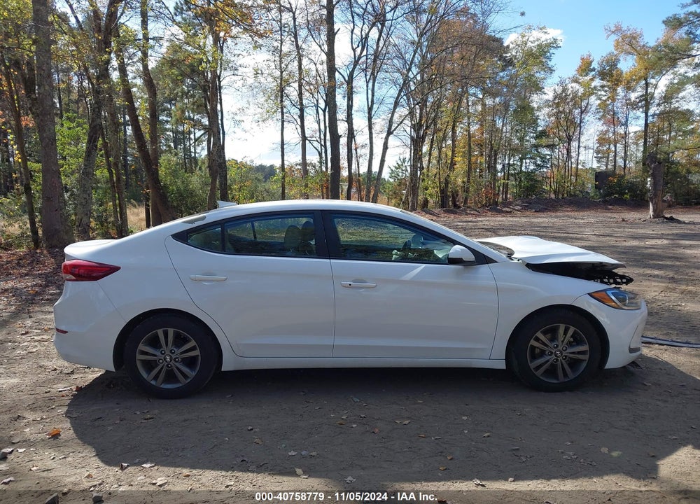2017 HYUNDAI ELANTRA SE VIN: 5NPD84LF5HH015979