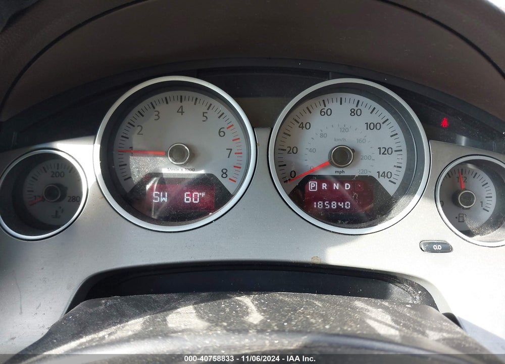 2011 VOLKSWAGEN ROUTAN SEL VIN: 2V4RW5DG9BR658389