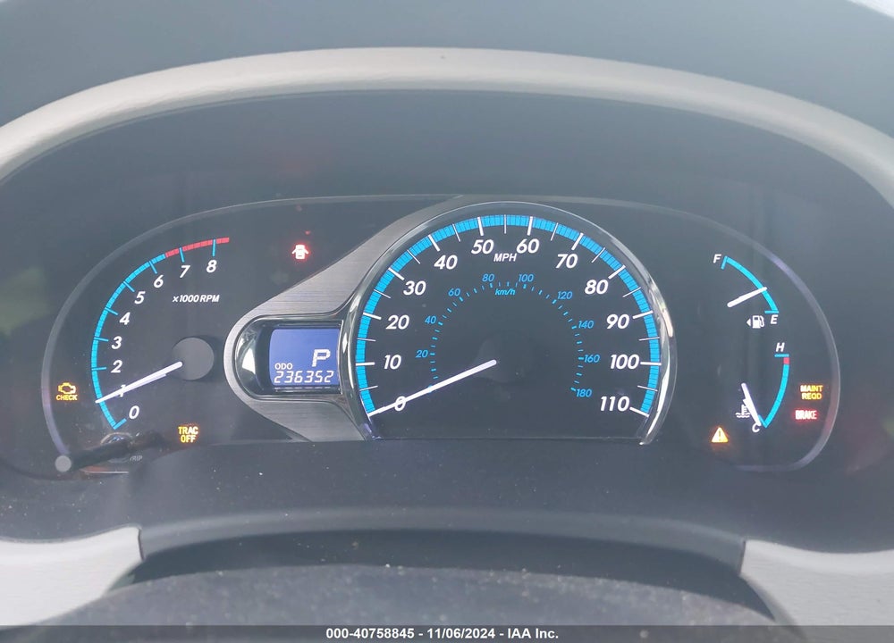 2013 TOYOTA SIENNA XLE V6 8 PASSENGER VIN: 5TDYK3DC2DS376415