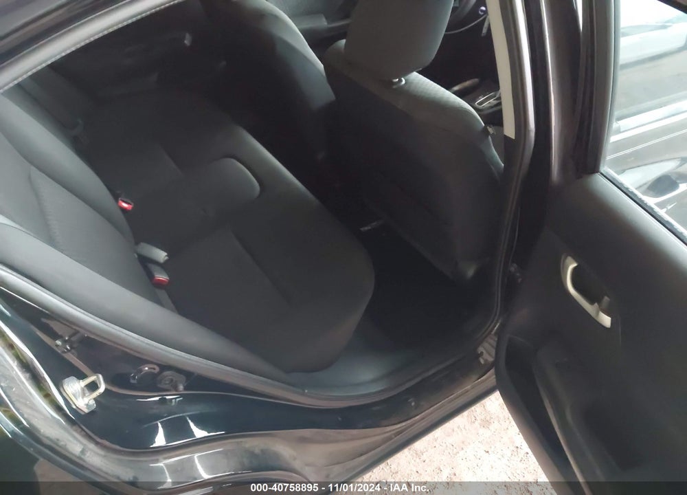 2014 HONDA CIVIC LX VIN: 19XFB2F57EE036740