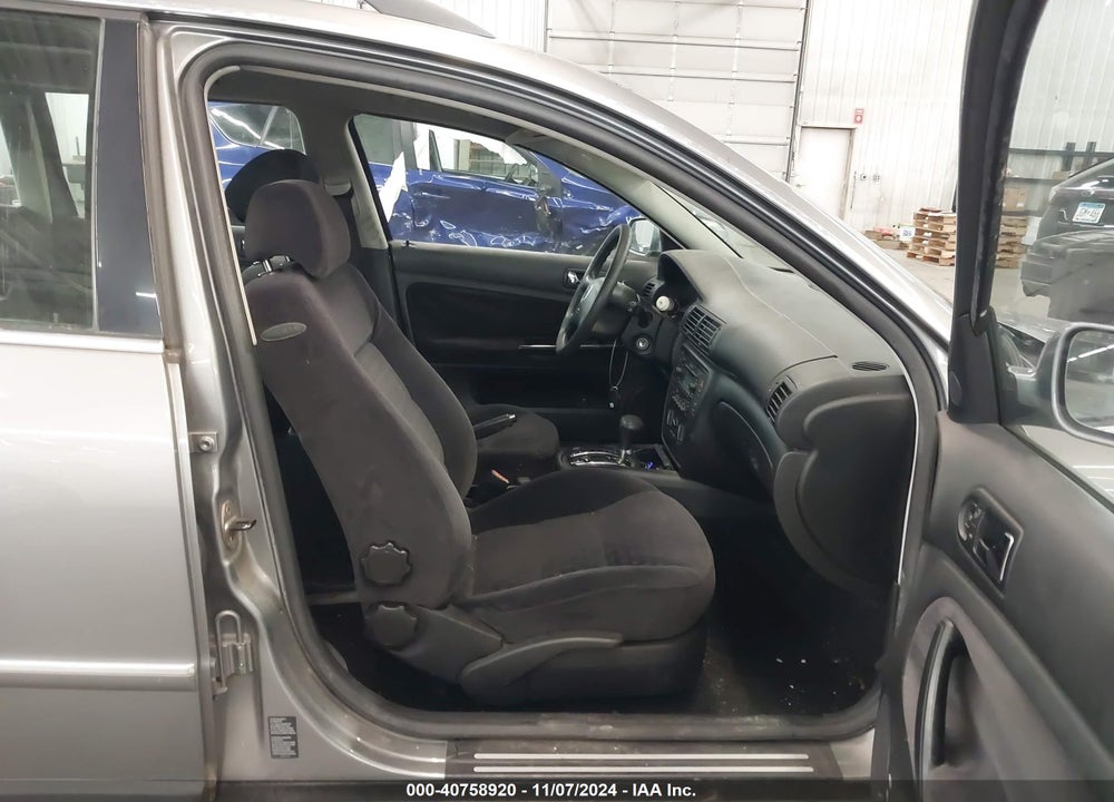 2002 VOLKSWAGEN PASSAT GLS VIN: WVWVD63B42E409005