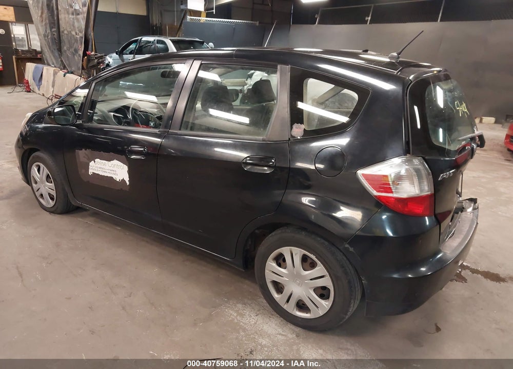 2013 HONDA FIT VIN: JHMGE8H39DC035779