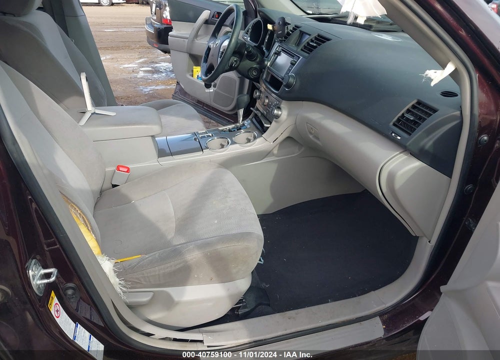 2013 TOYOTA HIGHLANDER BASE V6 (A5) VIN: 5TDBK3EH7DS272664
