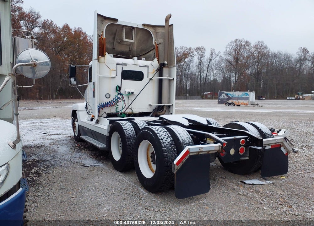 2000 FREIGHTLINER CONVENTIONAL FLD120 VIN: 1FUYDMDB9YPF86934
