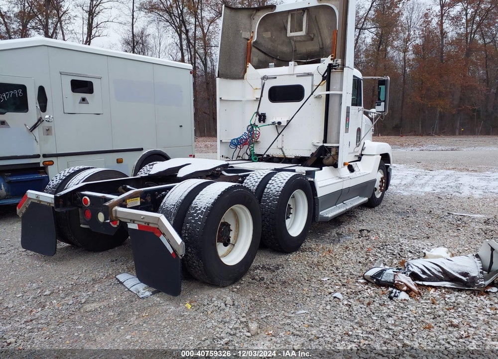 2000 FREIGHTLINER CONVENTIONAL FLD120 VIN: 1FUYDMDB9YPF86934