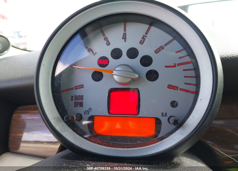 2010 MINI COOPER VIN: WMWMF3C56ATZ63586
