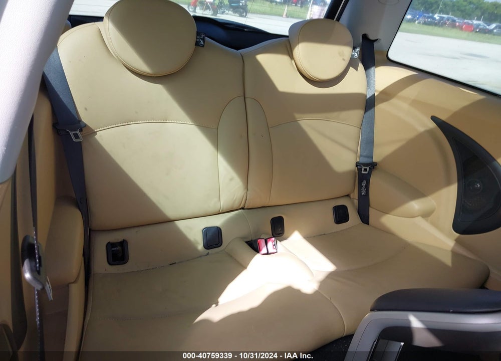 2010 MINI COOPER VIN: WMWMF3C56ATZ63586
