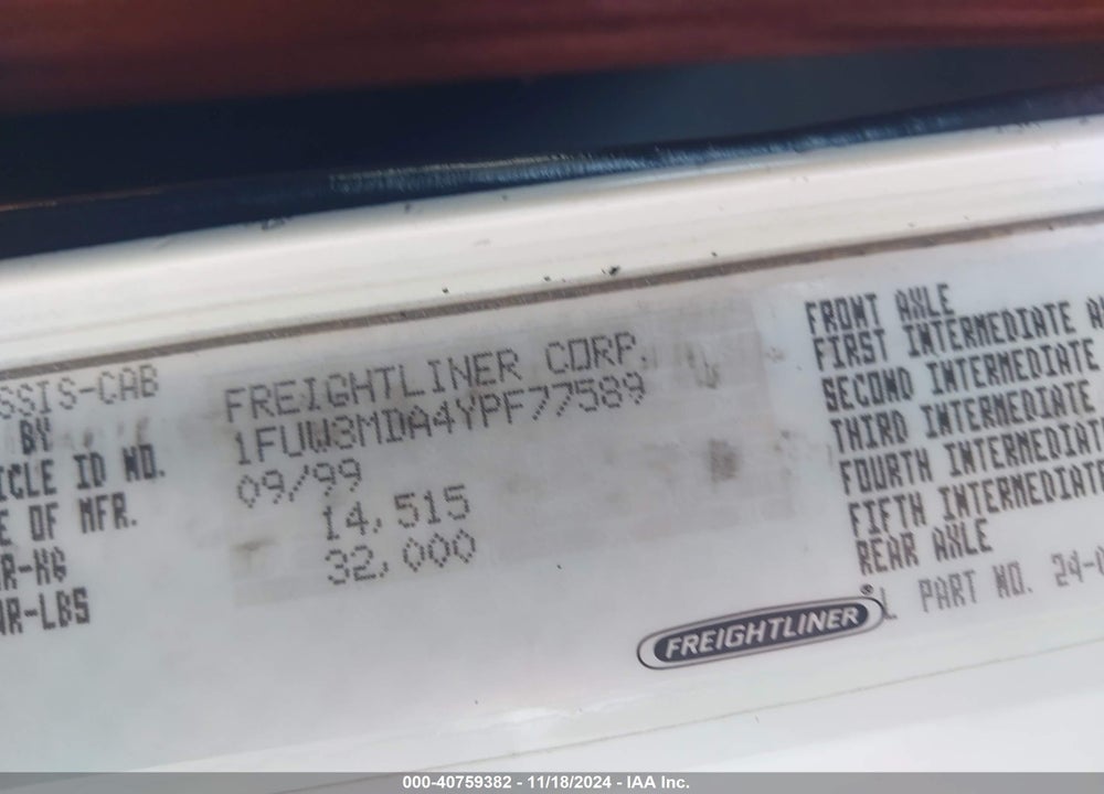 2000 FREIGHTLINER CONVENTIONAL FLD112 VIN: 1FUW3MDA4YPF77589