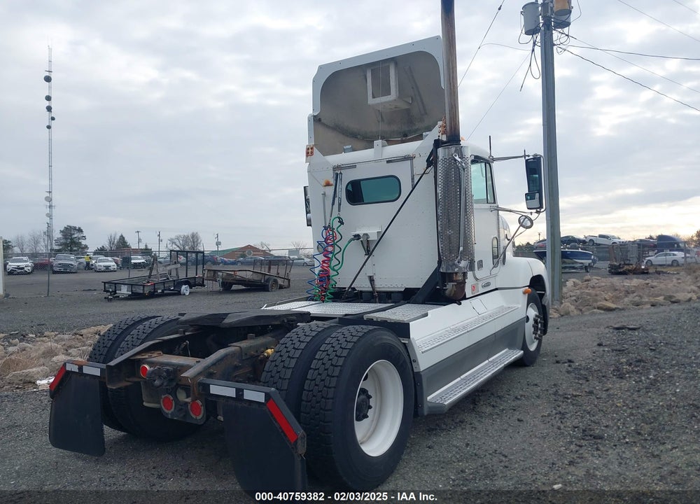 2000 FREIGHTLINER CONVENTIONAL FLD112 VIN: 1FUW3MDA4YPF77589