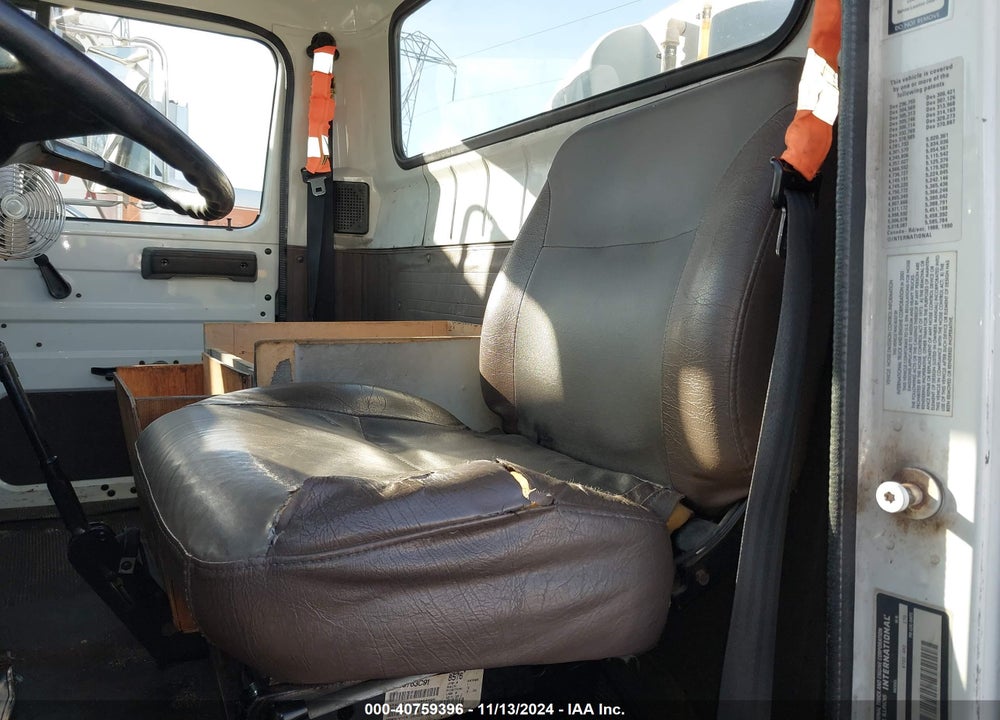 2002 INTERNATIONAL 4000 4700 VIN: 1HTSCABM42H541095