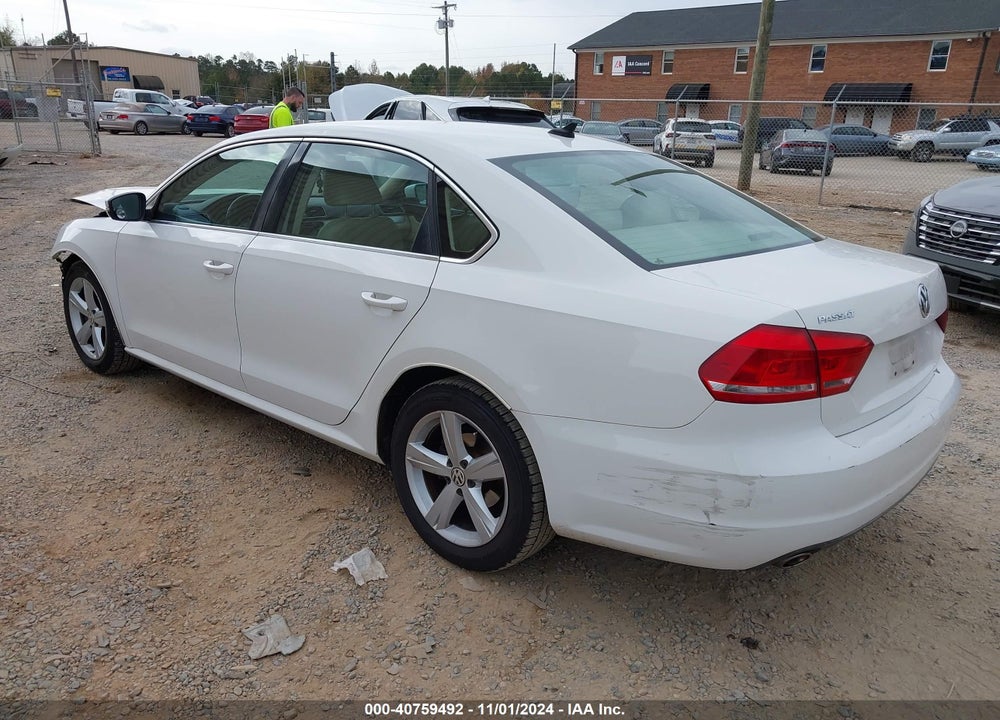2013 VOLKSWAGEN PASSAT 2.5L SE VIN: 1VWBP7A31DC128755