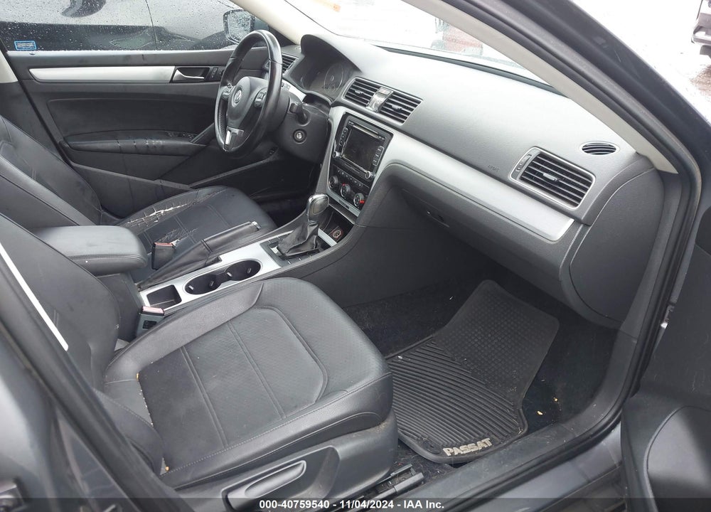 2013 VOLKSWAGEN PASSAT 2.0L TDI SE VIN: 1VWBN7A38DC032045