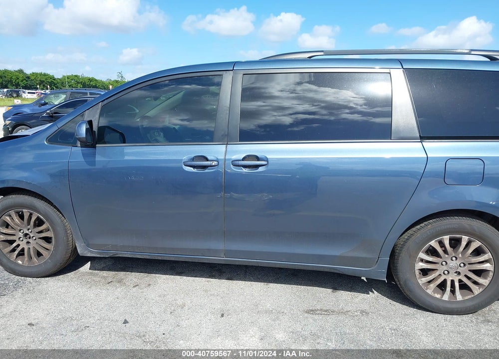 2014 TOYOTA SIENNA XLE V6 8 PASSENGER VIN: 5TDYK3DC2ES447016