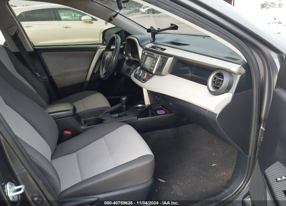 2015 TOYOTA RAV4 LE VIN: JTMZFREVXFJ048039