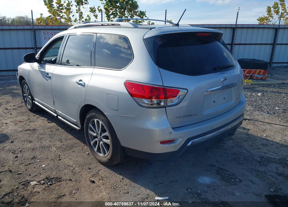 2015 NISSAN PATHFINDER SL VIN: 5N1AR2MM0FC641039