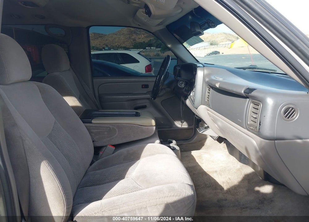2004 CHEVROLET SUBURBAN 1500 LS VIN: 3GNEC16TX4G344125