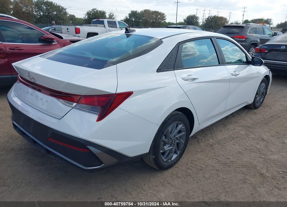 2024 HYUNDAI ELANTRA SEL VIN: KMHLM4DG4RU808126